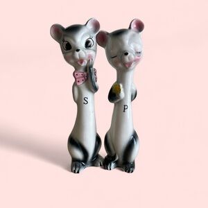 VTG Kitsch Rare Anthropomorphic Tall Salt & Pepper Shakers
